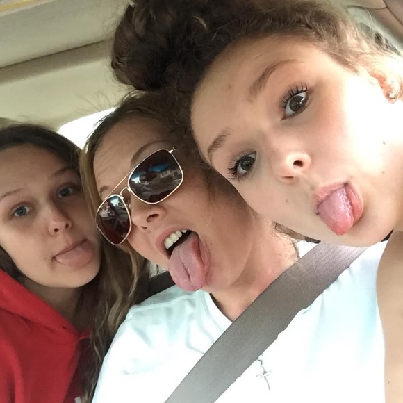 Meet your Posher, Debbie - Picture 1 of 1